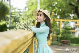 越南小姐姐身上的奥黛，为什么越来越贴身性感？图片