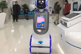 银行为何总让客户去ATM机取钱，工作人员说漏嘴，原来暗藏玄机图片