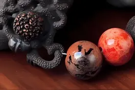 高清手机壁纸-4K，看到就会好运连连的手串图片