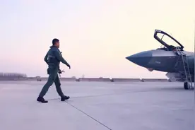 做尖刀上的刀尖！这是歼-20飞行员的极致追求图片