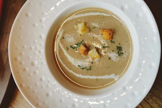 酒店花胶汤多少钱一碗 2025年酒店花胶汤的做法大全