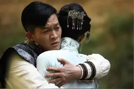 杨志刚：从小被过继，亲妈喊大姑，孝敬干妈张少华对妻子宠爱有加图片