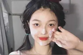 想和中年女人升级关系，多聊这6个话题，可以快速走进她的内心图片