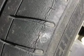 汽车轮胎多久更换一次？图片