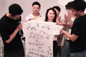 石明送走了董宇辉，又送走了顿顿，心态稳得很！图片