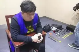 郑州一男子，2年骗得19名漂亮女友100万，还有4名女孩为他生孩子图片