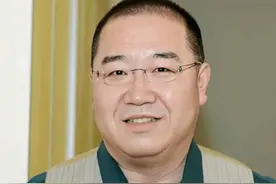 离婚26年不闻不问，英达低头求和被巴图打脸，宋丹丹：他咎由自取图片