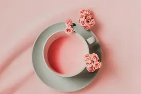 如果一个人，到了中年还在炫耀这三样，多半没有出息图片