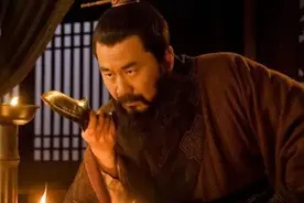 孙权把关羽头颅赠予曹操，司马懿说出9个字，表现出高明之处图片