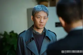 电视剧《狂飙》中，张译饰演的安欣的头发为什么白了？图片