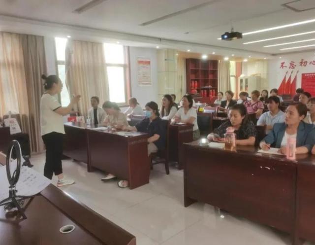 培育巾帼电商 助力乡村振兴