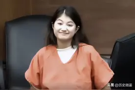 美国少女捅生母79刀，法庭露笑引人追捧，因有精神病证明被判无罪图片