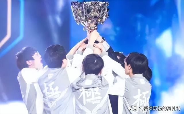 12年英雄联盟S赛，细数那些年的冠军团队