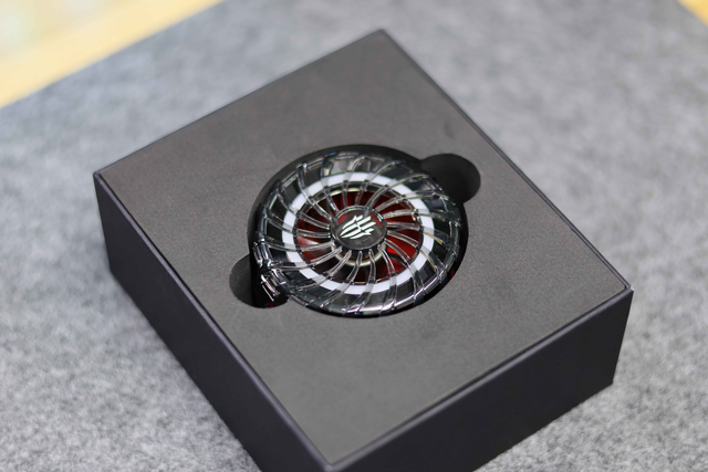 最低-9℃，618来了让手机降降温！红魔磁吸散热器4Pro体验