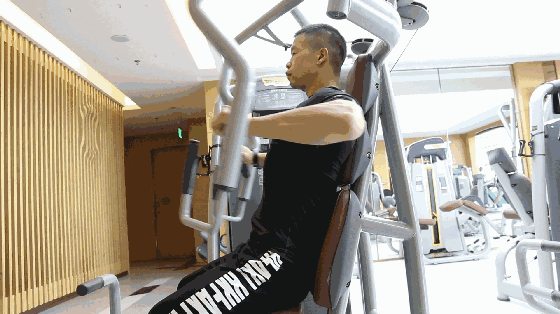 健身锻炼胸肌有多少器材可用？