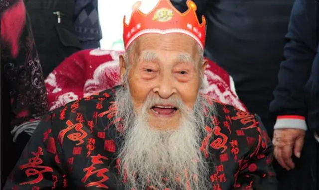 山东老人杨明运：从光绪23年活到2014年，一生无儿无女靠侄儿赡养