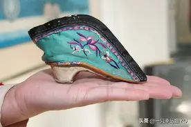 古代女人的“三寸金莲”，看完后只剩下心痛图片