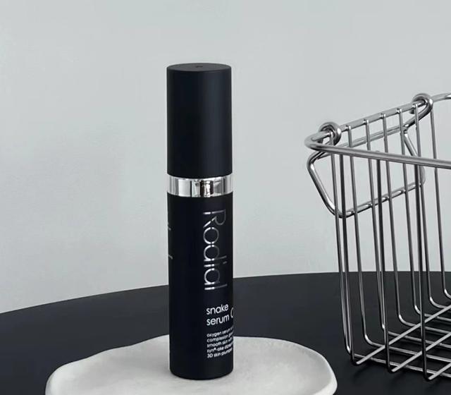 给50岁女人的建议：遇到这4款“精华”可以多囤点，实打实的抗老