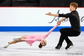 美国双人滑组合世青赛摘金 杨易溪/邓舜阳位列第10图片