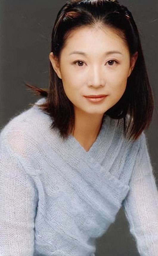 张译婚后17年妻子是她!旺夫脸 长发精致温婉,看不出比张译大6岁