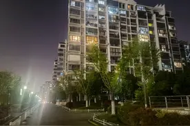 “别人贪婪我恐惧，别人恐惧我贪婪”图片