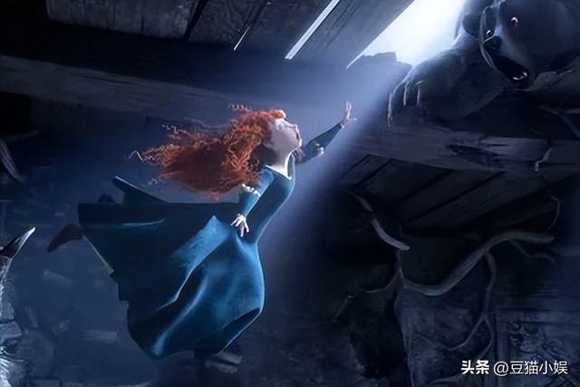 在迪士尼公主电影中，自我拯救并承担社会责任的女性形象