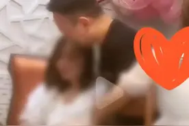 女子带闺蜜聚会，闺蜜喝醉被其他男人拉扯，现代版王干娘？图片