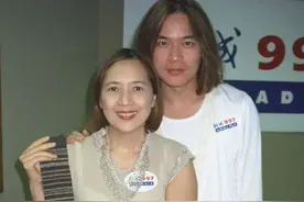 香港主持人被富婆包养十年抛弃，60岁泰国出家，晚年被送精神病院图片