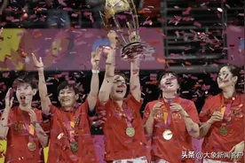 中国女篮亚洲杯夺冠！启蒙教练评河南籍女篮队员张茹“低调且坚韧”图片