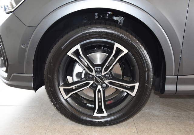 奥迪新款Q3全面发布！比宝马X1霸气，换新1.5T动力，价格接受？