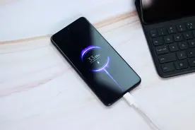 2022年适合送父母的3款手机推荐，内存大，价格还便宜图片