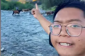 “你这背景太假了”什么梗？短短几天播放超10亿，网友脑洞太大图片