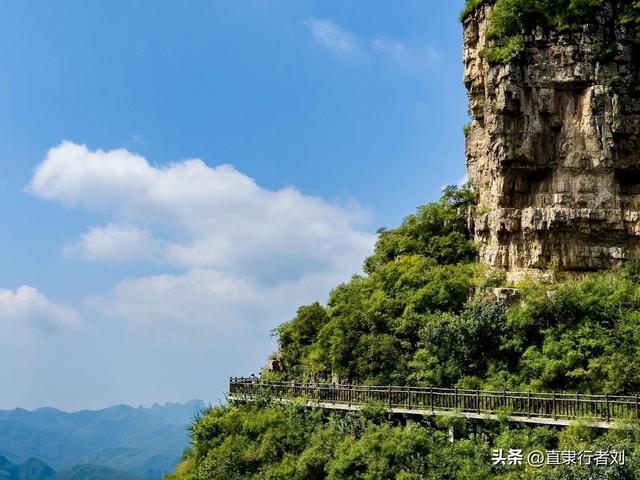 朋友携家人开车四小时去山西悬空寺却败兴而归，于是带他们来这儿
