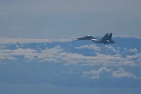 解放军抵近台湾海岸线，现场照片公布图片