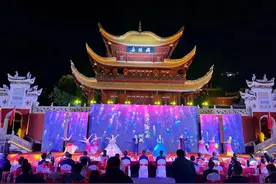 《岳阳楼记》，976岁图片