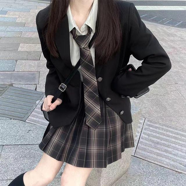 穿上秒变麻衣学姐？这些动漫人物的JK平替穿搭～快学