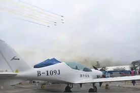 沧州中捷造！世界最快轻型运动飞机亮相珠海航展，烧95号汽油，草地可起降图片
