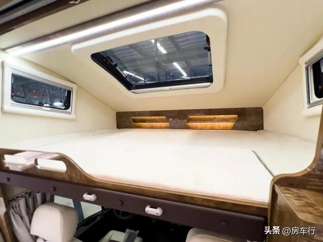 新品牌房车设计更走心，独特抽拉式厨房，歌睿途C300房车