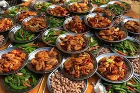 山东农村流水席真豪横！外地宾客吃完后，直道：这才是礼仪之邦图片