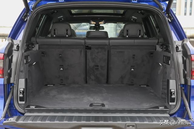 V8双涡轮大宝马SUV，原装进口带4驱，轻松超跑车，带你看宝马X5 M