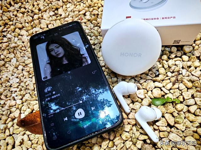 马卡龙潮酷设计加持：荣耀Earbuds A Pro高性价比核心实力初探