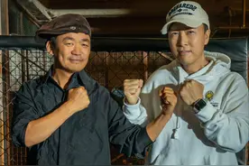 40岁王宝强近况曝光！脸部松垮胡须发白太心酸，获甄子丹亲密探班图片