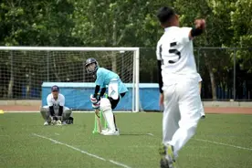 济南这支板球队由十几岁的高中生组成，不仅获亚洲冠军，还连续8年蝉联全国冠军图片