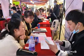 福州创新“就业夜市”专场招聘 求职更便利招工更轻松图片