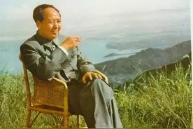 毛主席多次手书《沁园春•长沙》，书法豪迈精妙，凸显初心使命图片