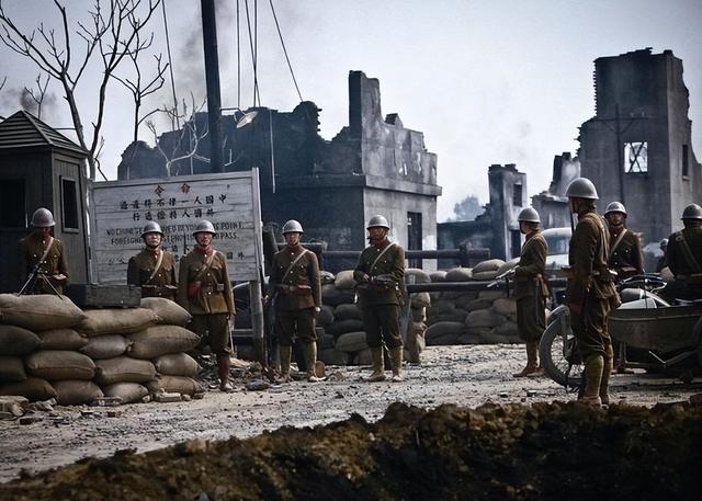 ʷ��������ߵİ˴�ս����ĵ�Ӱ