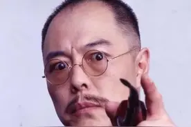 加入英国籍的张铁林，终于因他的“不可一世”，走上了“不归路”图片