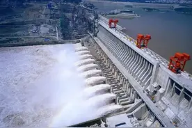 三峡大坝建成有多不容易？整整花费36年才完工，它还能撑多久？图片