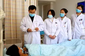 公务员和医生哪个好？工作十年后才发现差距，过来人表示很后悔图片