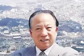 2016年，81岁老人圆毕生梦想，花200亿复建圆明园，却招骂声一片图片